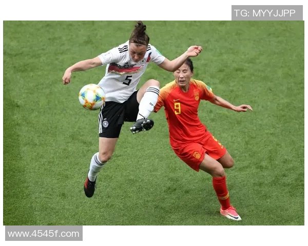 龟尾女足迎战华川队全力争胜展现女足风采与拼搏精神